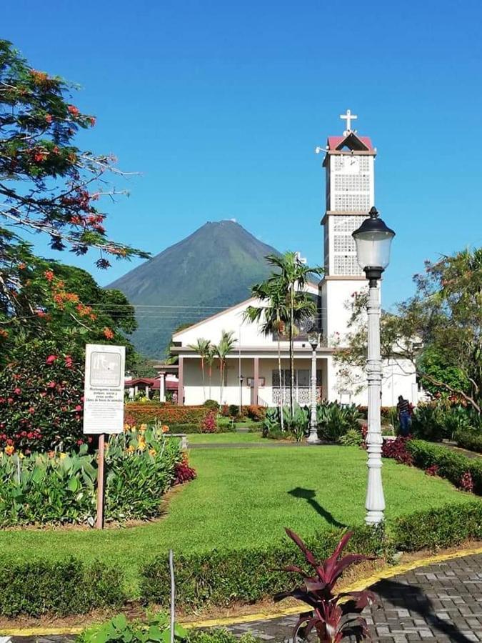 Sleeping Mountain Arenal Hotell La Fortuna Exteriör bild